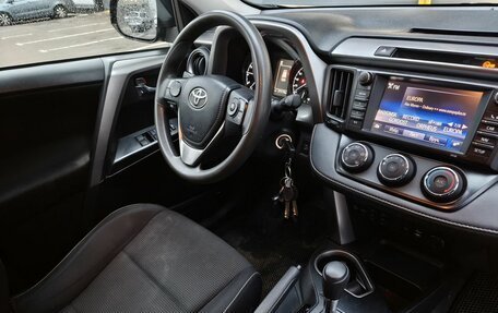 Toyota RAV4, 2016 год, 1 890 000 рублей, 10 фотография