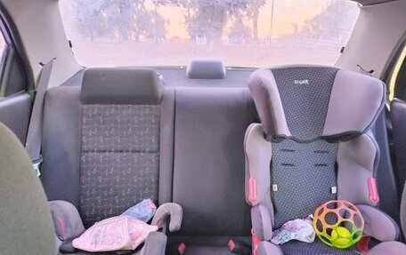 Mazda 323, 1997 год, 230 000 рублей, 1 фотография