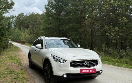 Infiniti FX II, 2011 год, 1 850 000 рублей, 1 фотография