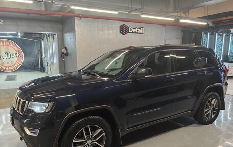 Jeep Grand Cherokee, 2017 год, 4 000 000 рублей, 2 фотография