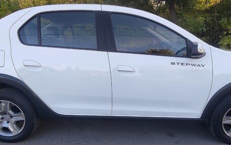 Renault Logan II, 2020 год, 330 000 рублей, 2 фотография
