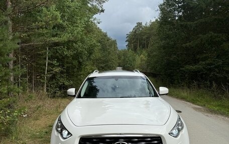 Infiniti FX II, 2011 год, 1 850 000 рублей, 15 фотография