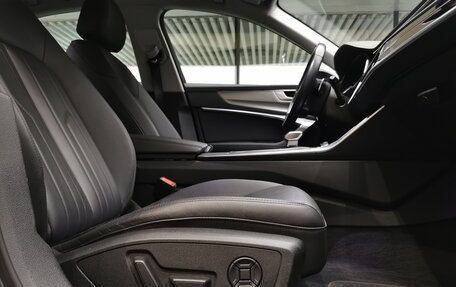 Audi A6, 2021 год, 3 300 000 рублей, 20 фотография