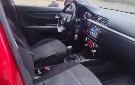 KIA Rio IV, 2018 год, 1 420 000 рублей, 10 фотография