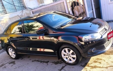 Volkswagen Polo VI (EU Market), 2013 год, 870 000 рублей, 1 фотография