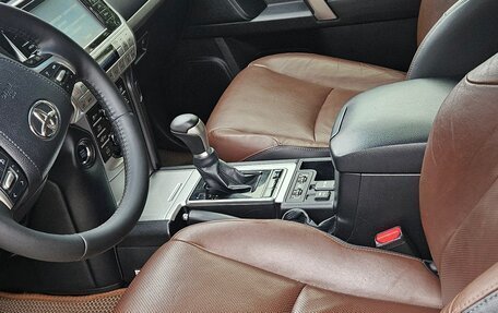 Toyota Land Cruiser Prado 150 рестайлинг 2, 2017 год, 4 400 000 рублей, 3 фотография