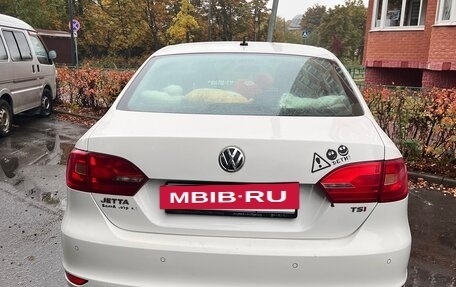 Volkswagen Jetta VI, 2013 год, 710 000 рублей, 4 фотография
