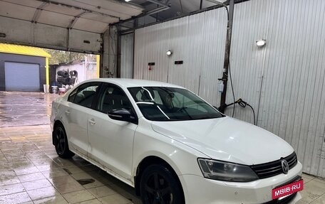 Volkswagen Jetta VI, 2013 год, 710 000 рублей, 3 фотография