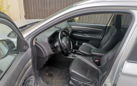 Mitsubishi Outlander III рестайлинг 3, 2014 год, 1 500 000 рублей, 6 фотография