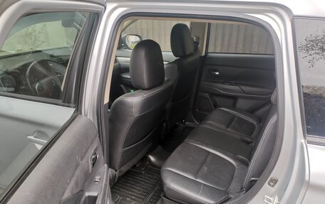 Mitsubishi Outlander III рестайлинг 3, 2014 год, 1 500 000 рублей, 7 фотография