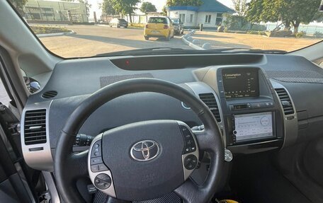 Toyota Prius, 2008 год, 790 000 рублей, 7 фотография