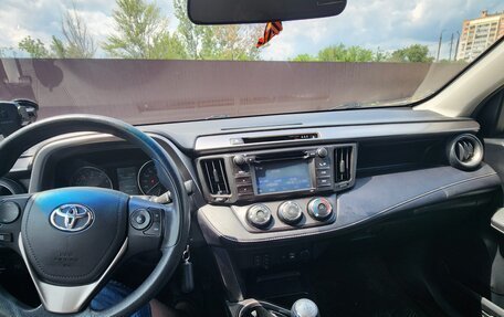 Toyota RAV4, 2018 год, 1 850 000 рублей, 10 фотография