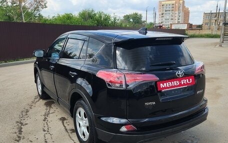 Toyota RAV4, 2018 год, 1 850 000 рублей, 6 фотография