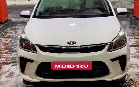 KIA Rio IV, 2018 год, 1 000 150 рублей, 8 фотография