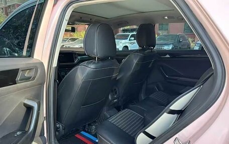 Volkswagen T-Roc I, 2023 год, 1 760 000 рублей, 6 фотография