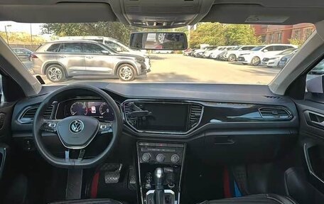 Volkswagen T-Roc I, 2023 год, 1 760 000 рублей, 5 фотография