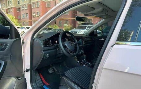 Volkswagen T-Roc I, 2023 год, 1 760 000 рублей, 4 фотография