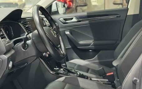 Volkswagen T-Roc I, 2023 год, 1 756 000 рублей, 7 фотография