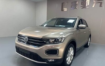 Volkswagen T-Roc I, 2023 год, 1 780 000 рублей, 1 фотография