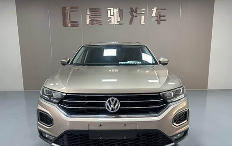 Volkswagen T-Roc I, 2023 год, 1 780 000 рублей, 2 фотография