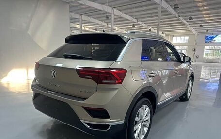 Volkswagen T-Roc I, 2023 год, 1 780 000 рублей, 4 фотография