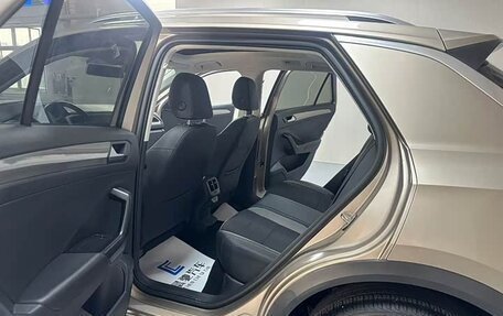 Volkswagen T-Roc I, 2023 год, 1 780 000 рублей, 11 фотография