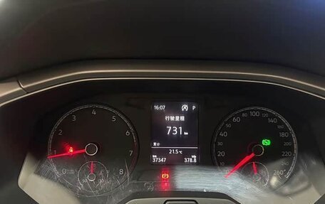 Volkswagen T-Roc I, 2023 год, 1 780 000 рублей, 8 фотография