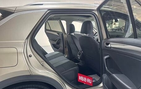 Volkswagen T-Roc I, 2023 год, 1 780 000 рублей, 10 фотография