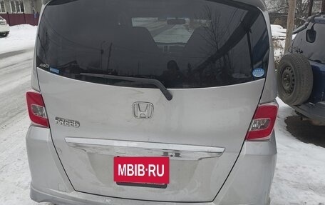 Honda Freed I, 2014 год, 1 200 000 рублей, 2 фотография