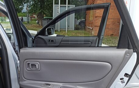 Nissan Avenir II, 2001 год, 500 000 рублей, 22 фотография