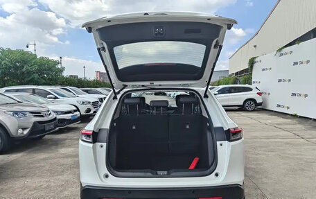 Honda Vezel, 2023 год, 1 810 027 рублей, 14 фотография