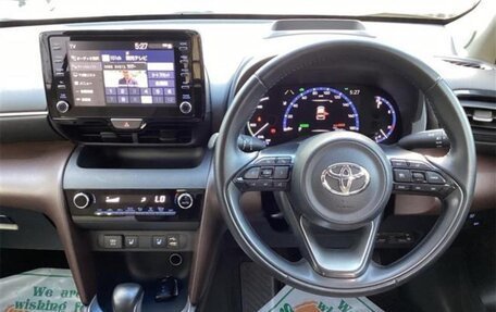 Toyota Yaris Cross, 2021 год, 1 848 000 рублей, 12 фотография