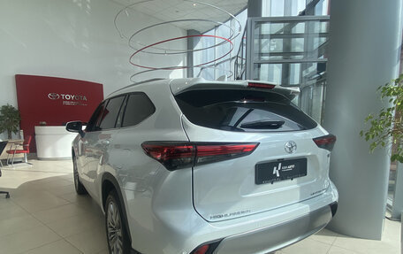 Toyota Highlander, 2025 год, 5 950 000 рублей, 2 фотография