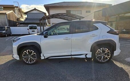 Toyota Yaris Cross, 2021 год, 1 347 000 рублей, 2 фотография