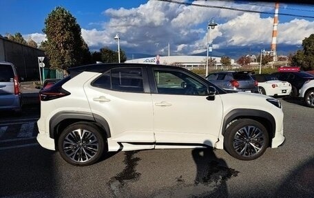 Toyota Yaris Cross, 2021 год, 1 347 000 рублей, 6 фотография