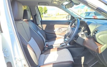 Toyota Yaris Cross, 2021 год, 1 347 000 рублей, 10 фотография