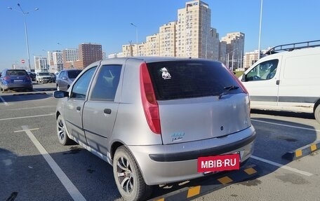 Fiat Punto III Punto Evo рестайлинг, 2001 год, 135 000 рублей, 4 фотография