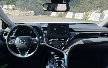 Toyota Camry, 2023 год, 3 300 000 рублей, 5 фотография