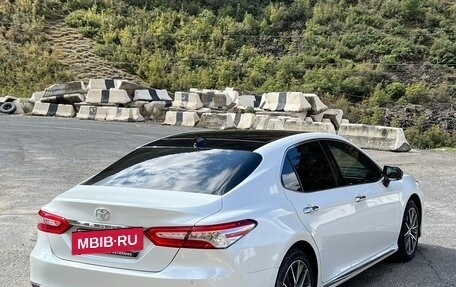 Toyota Camry, 2023 год, 3 300 000 рублей, 9 фотография