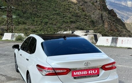 Toyota Camry, 2023 год, 3 300 000 рублей, 8 фотография