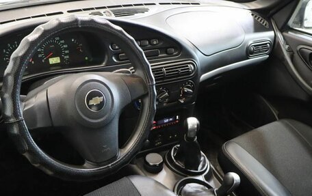 Chevrolet Niva I рестайлинг, 2013 год, 560 000 рублей, 6 фотография