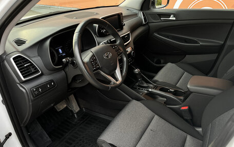 Hyundai Tucson III, 2019 год, 2 390 000 рублей, 21 фотография