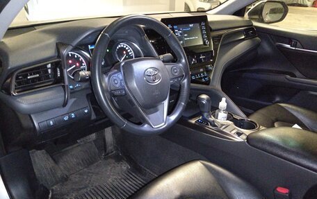 Toyota Camry, 2021 год, 2 900 000 рублей, 6 фотография