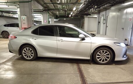 Toyota Camry, 2021 год, 2 900 000 рублей, 3 фотография