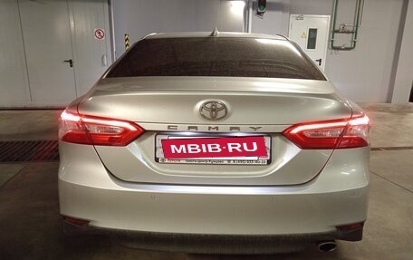 Toyota Camry, 2021 год, 2 900 000 рублей, 4 фотография