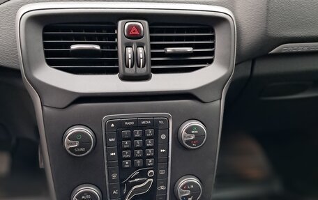 Volvo V40 Cross Country I, 2019 год, 1 850 000 рублей, 16 фотография