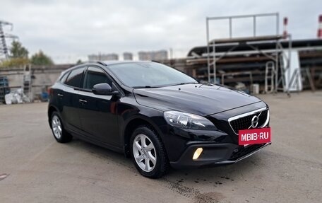 Volvo V40 Cross Country I, 2019 год, 1 850 000 рублей, 3 фотография