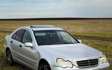 Mercedes-Benz C-Класс, 2001 год, 550 000 рублей, 1 фотография
