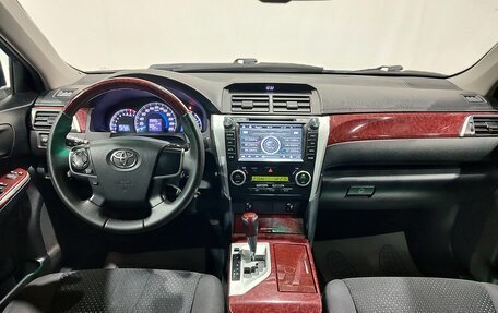Toyota Camry, 2012 год, 1 550 000 рублей, 14 фотография