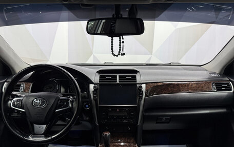 Toyota Camry, 2017 год, 2 280 000 рублей, 7 фотография